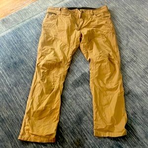 Men’s casual pants